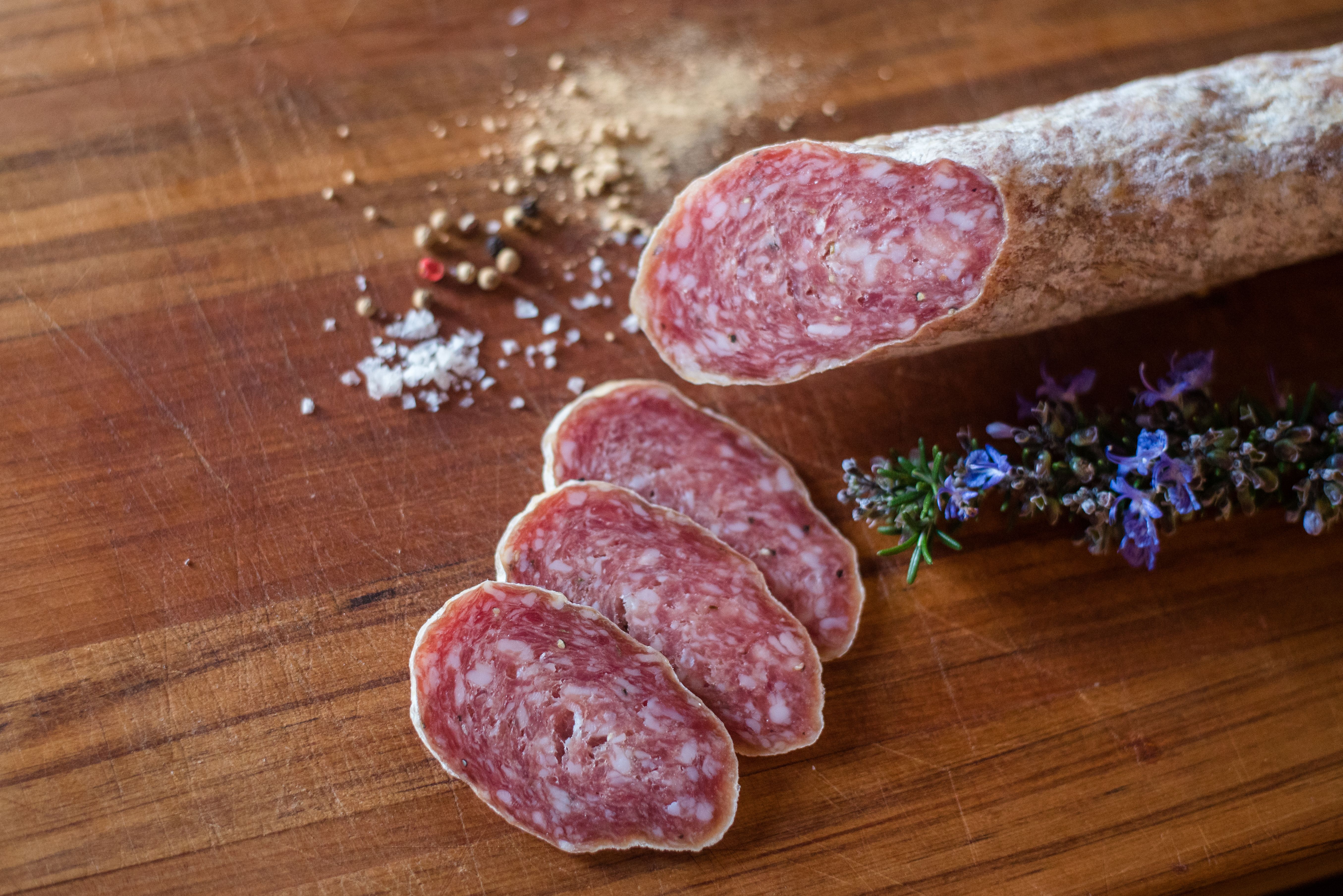 Aufgeschnittene Salame Milano